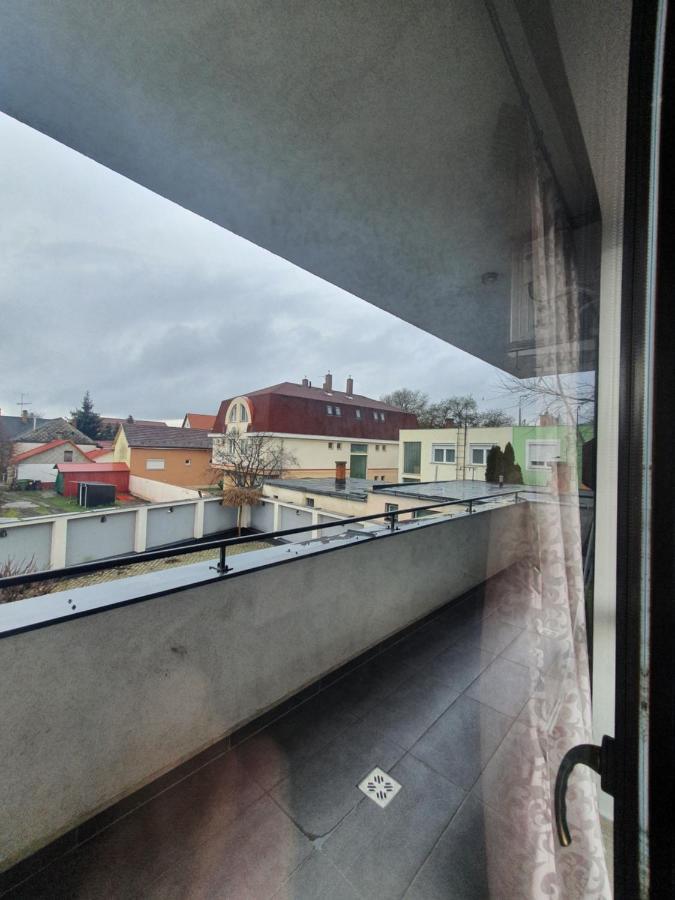 Krisi Apartman Hajdúszoboszló Zewnętrze zdjęcie