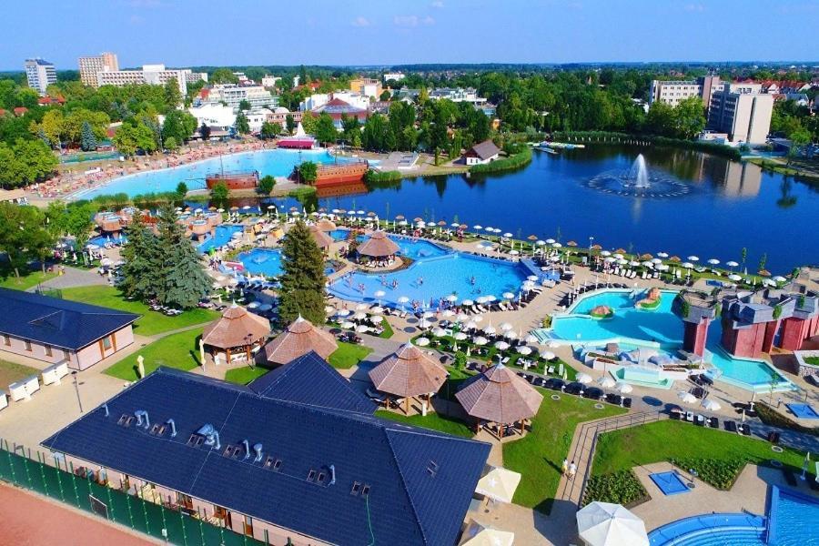 Krisi Apartman Hajdúszoboszló Zewnętrze zdjęcie